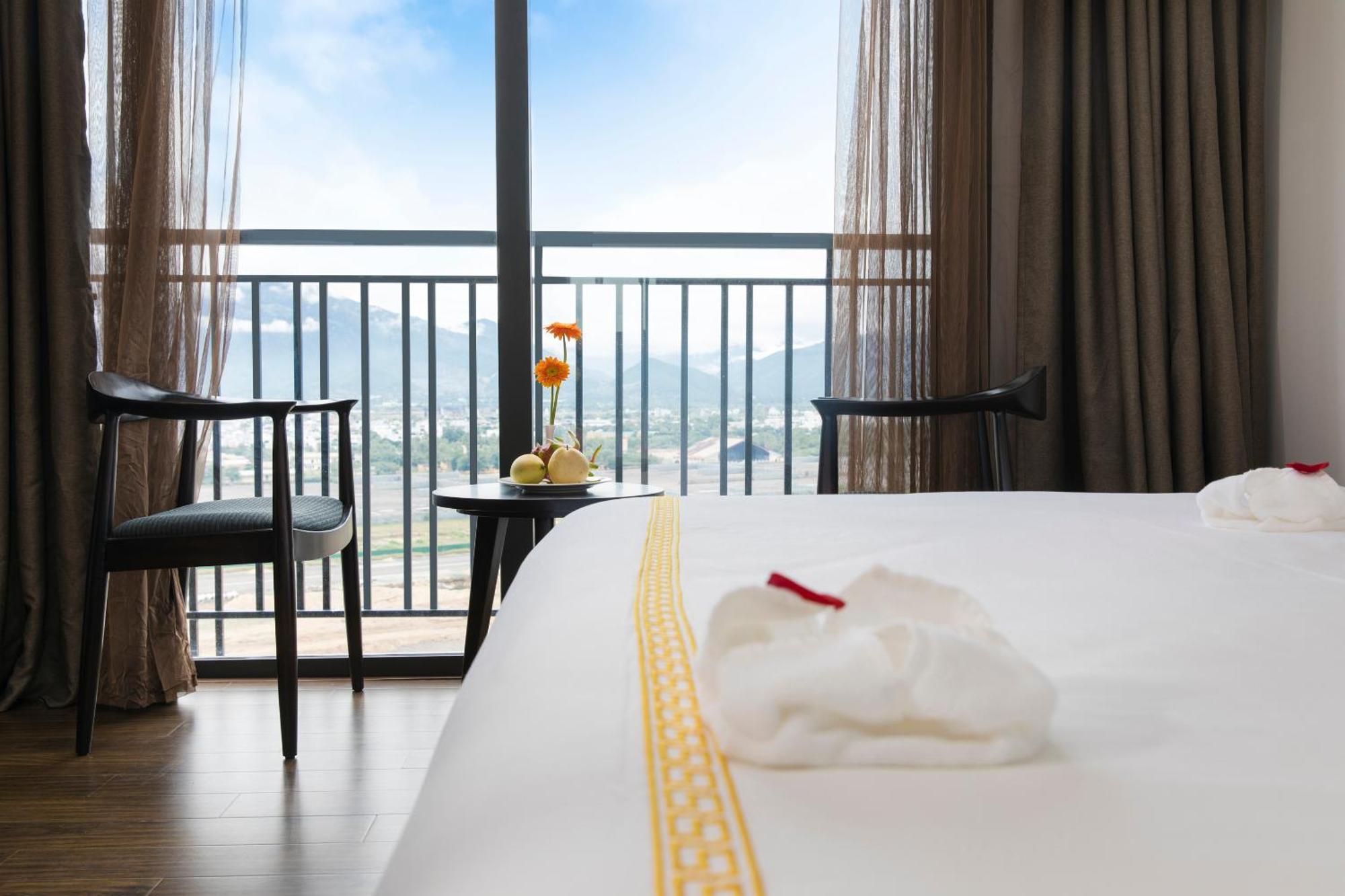 Meriton Hotel Нячанг Екстер'єр фото