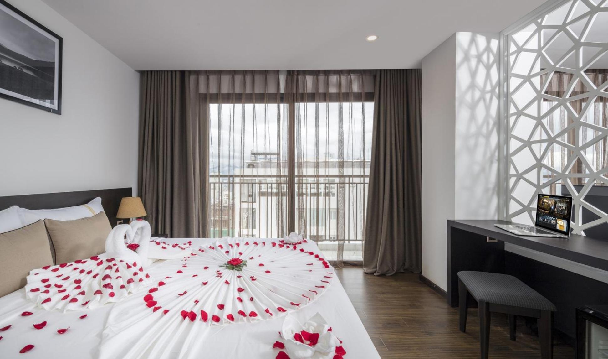 Meriton Hotel Нячанг Екстер'єр фото