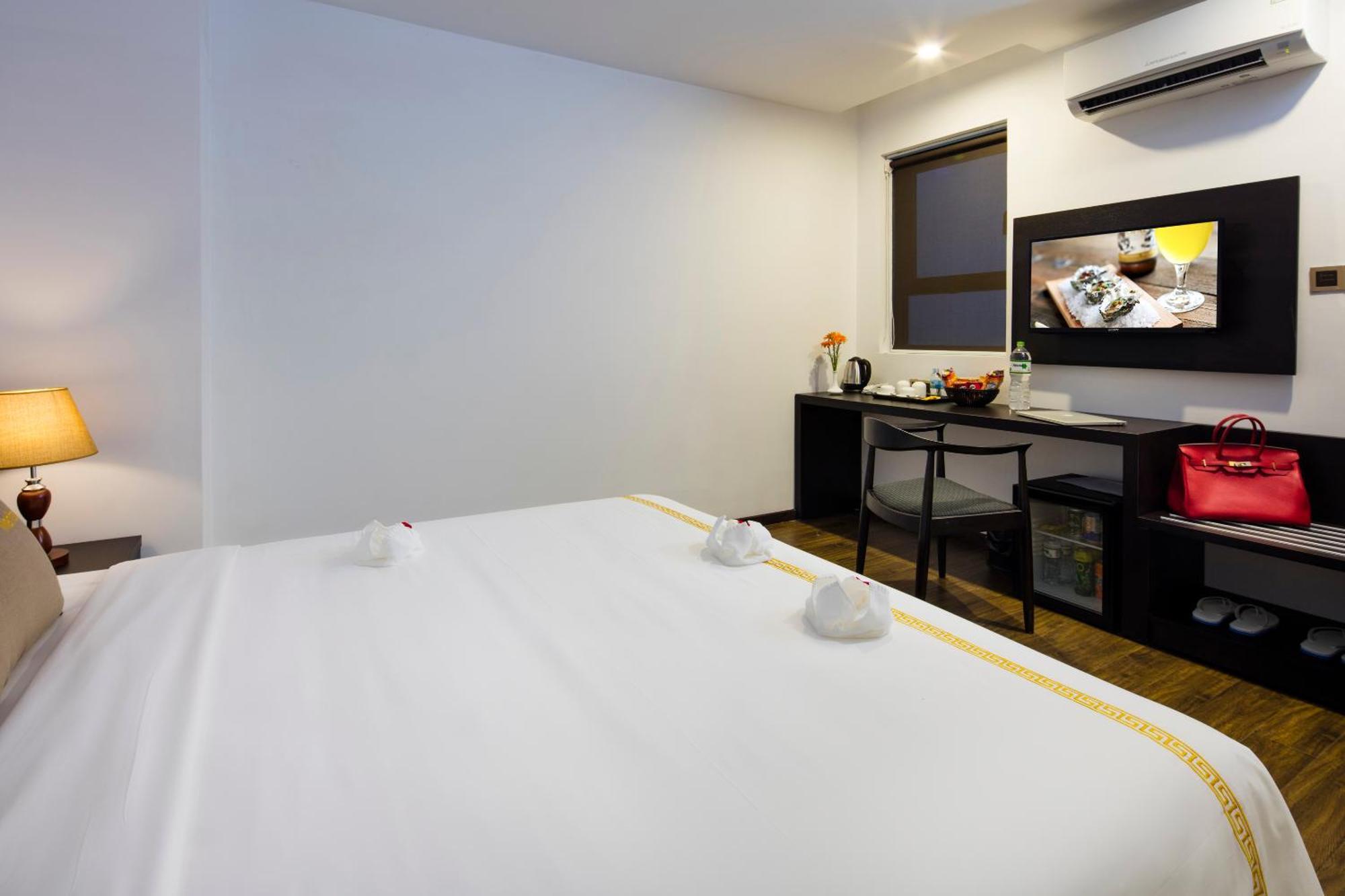 Meriton Hotel Нячанг Екстер'єр фото